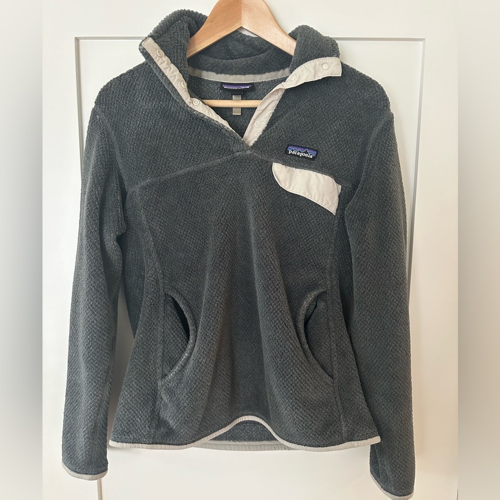 Patagonia Women’s Retool Half Snap gray size medium great condition!